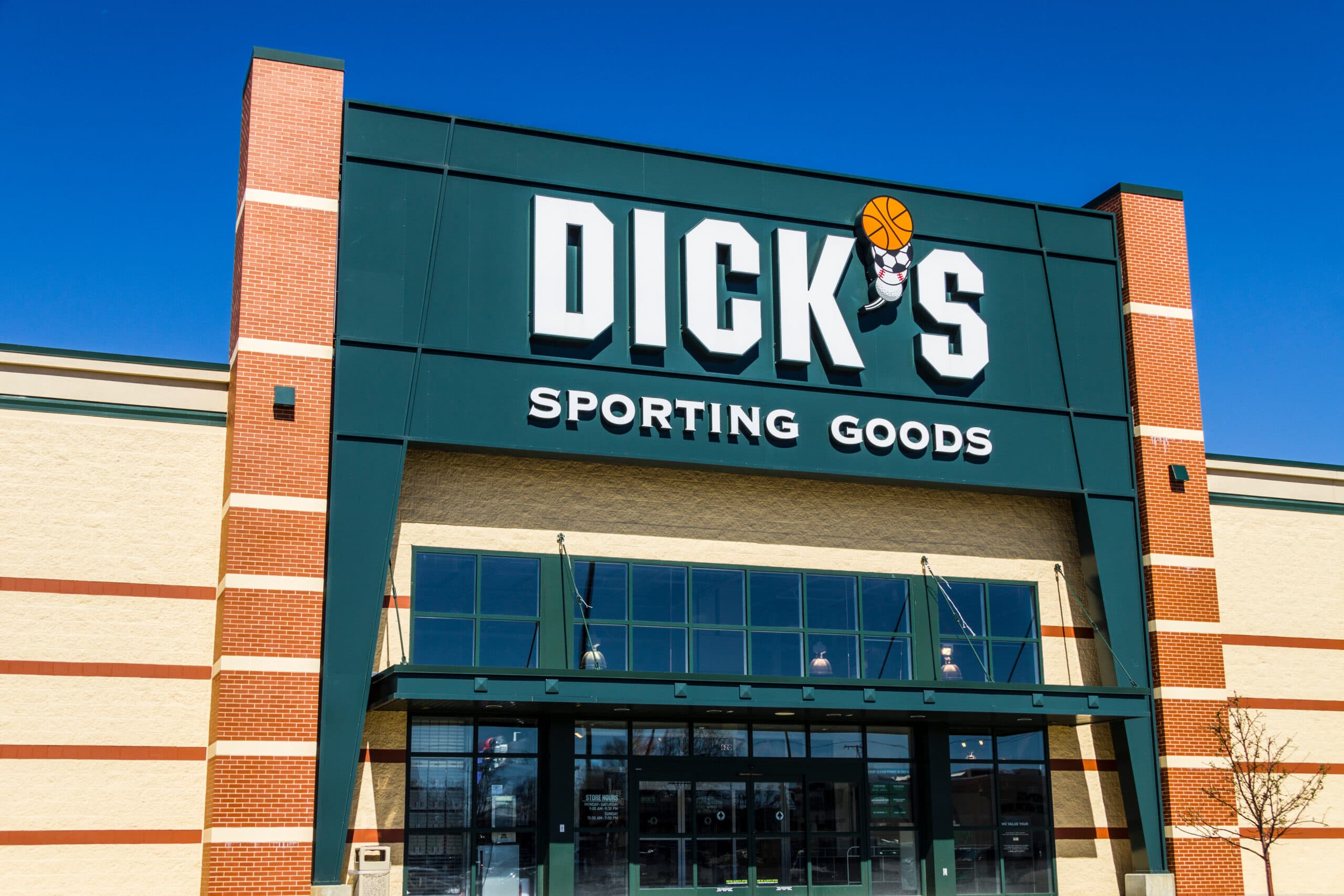 Dick’s Sporting Goods brings sales growth back to Foot Locker in Q1