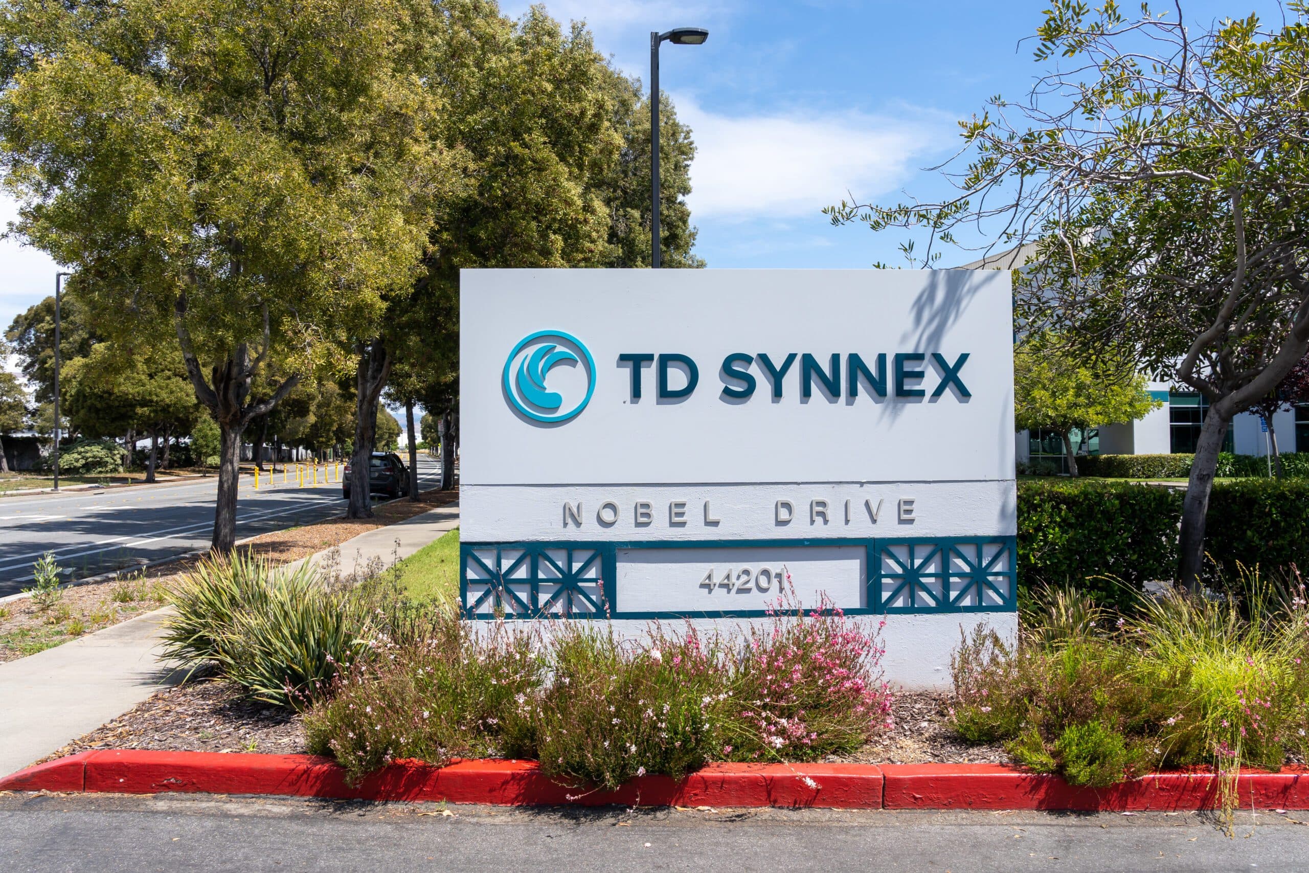 TD Synnex beats revenue outlook citing AI demand, Hyve growth in Q2
