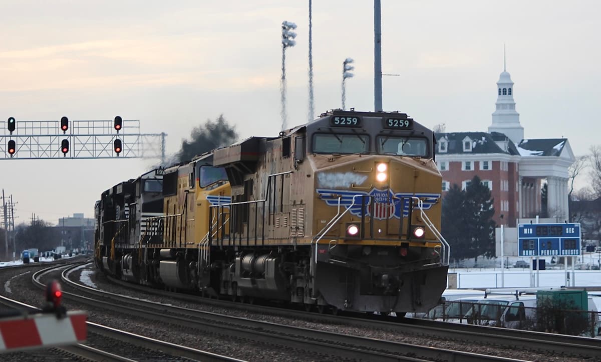 Merged UP-NS would control half of all rail freight: BNSF CEO