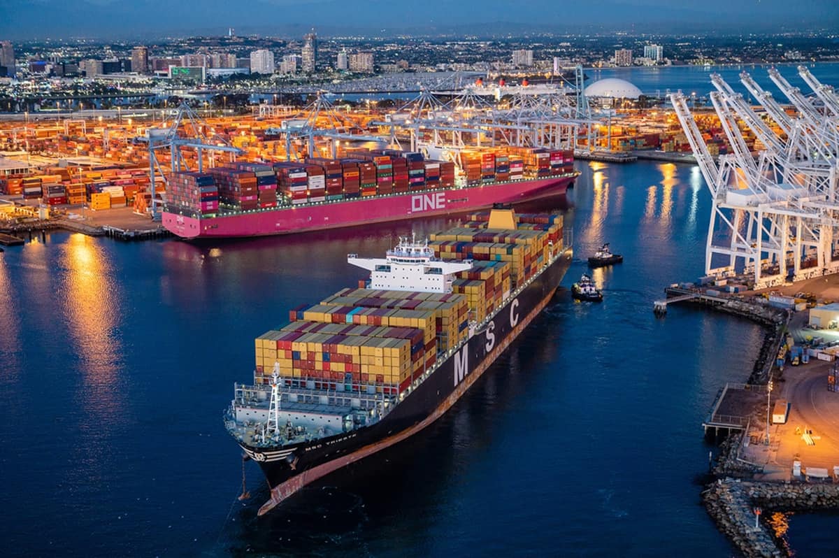 Feds plan nuke power on ships at top US container port