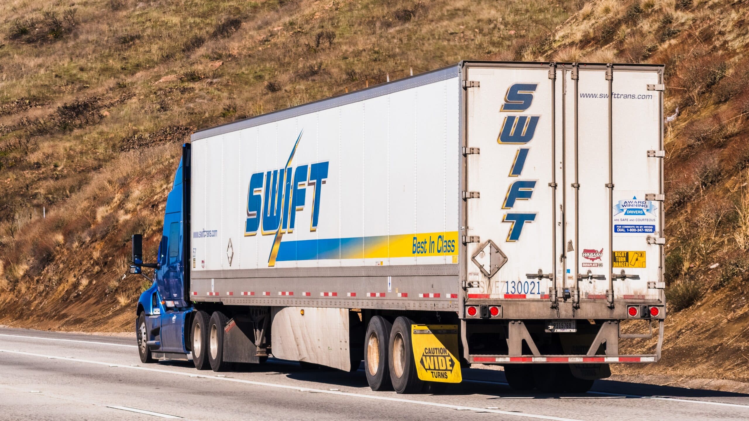 Knight-Swift aims for double-digit rate hike in tight market