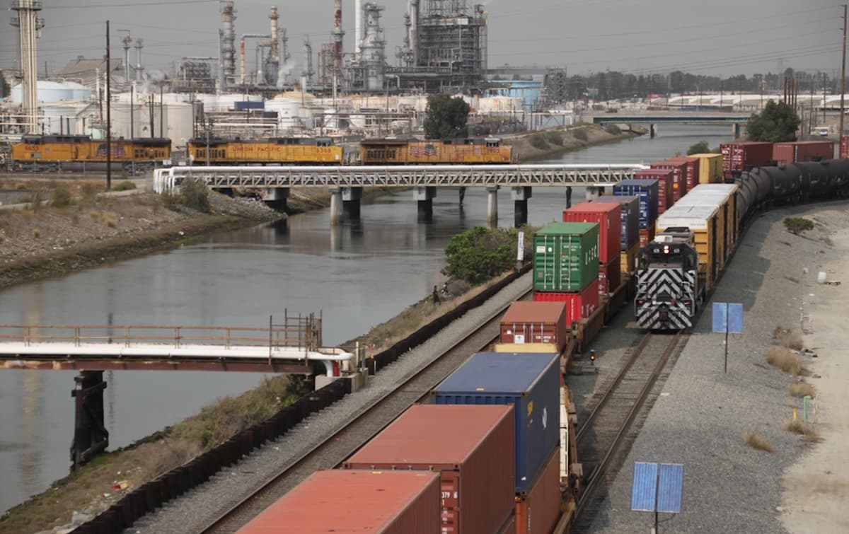 Source: UP-BNSF short line recommended for LA port rail contract