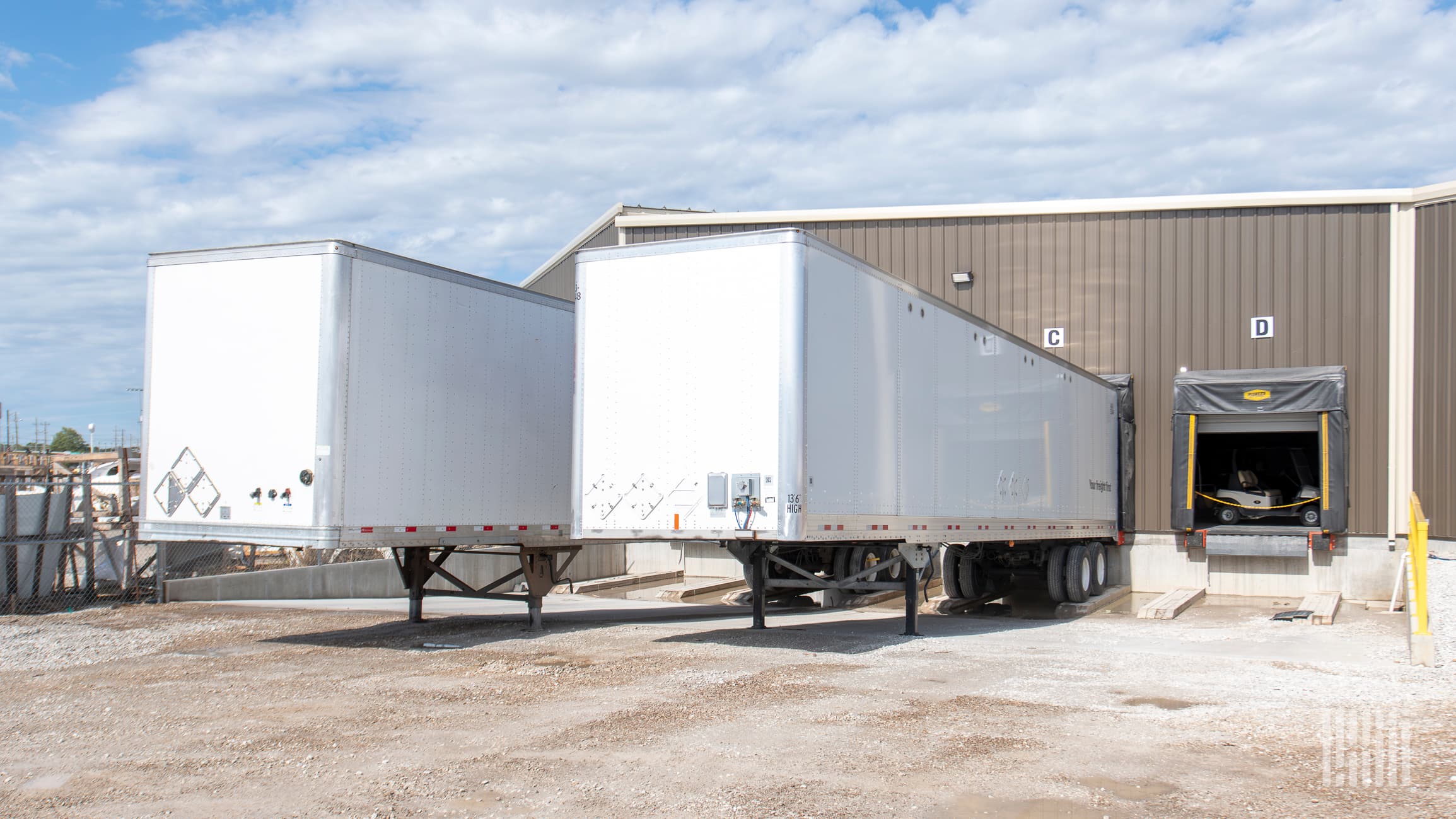 SONAR Sitrep: Retailers roll back customer pick-up, reallocate freight