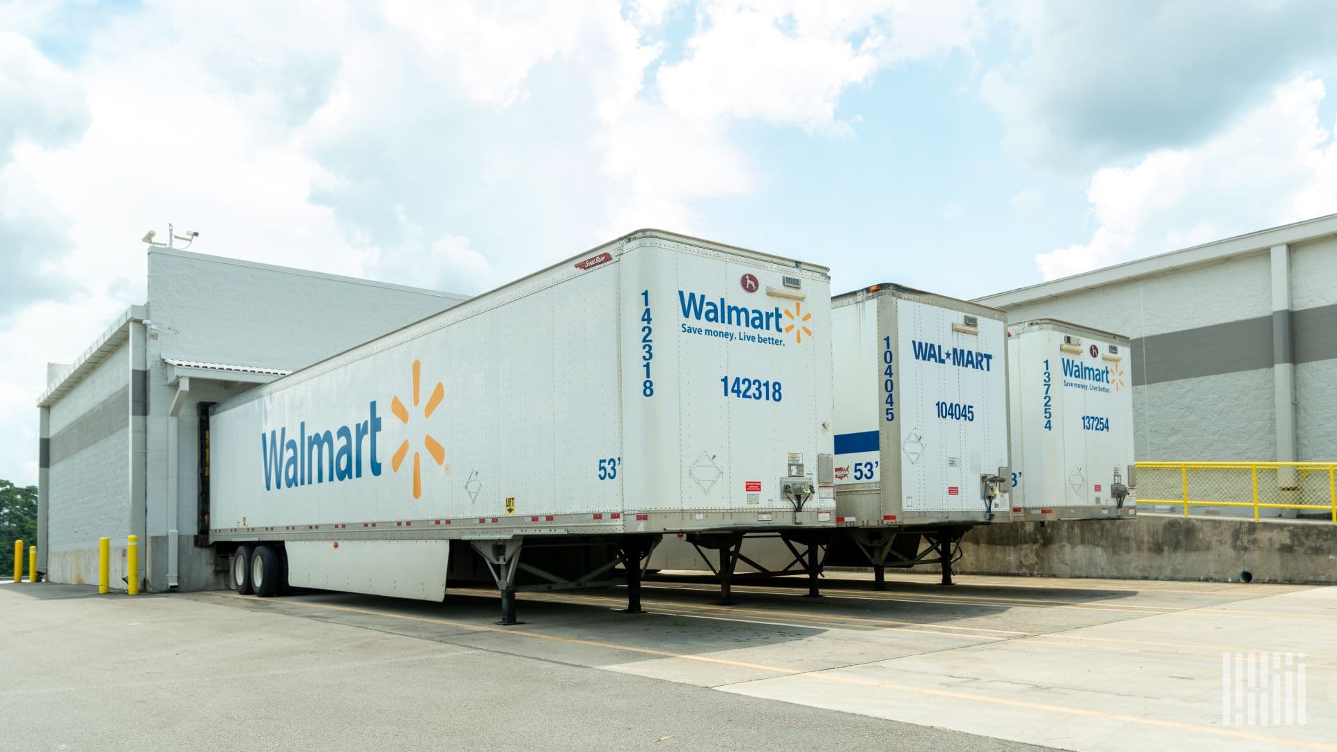 Walmart launches LTL truck consolidation program for suppliers