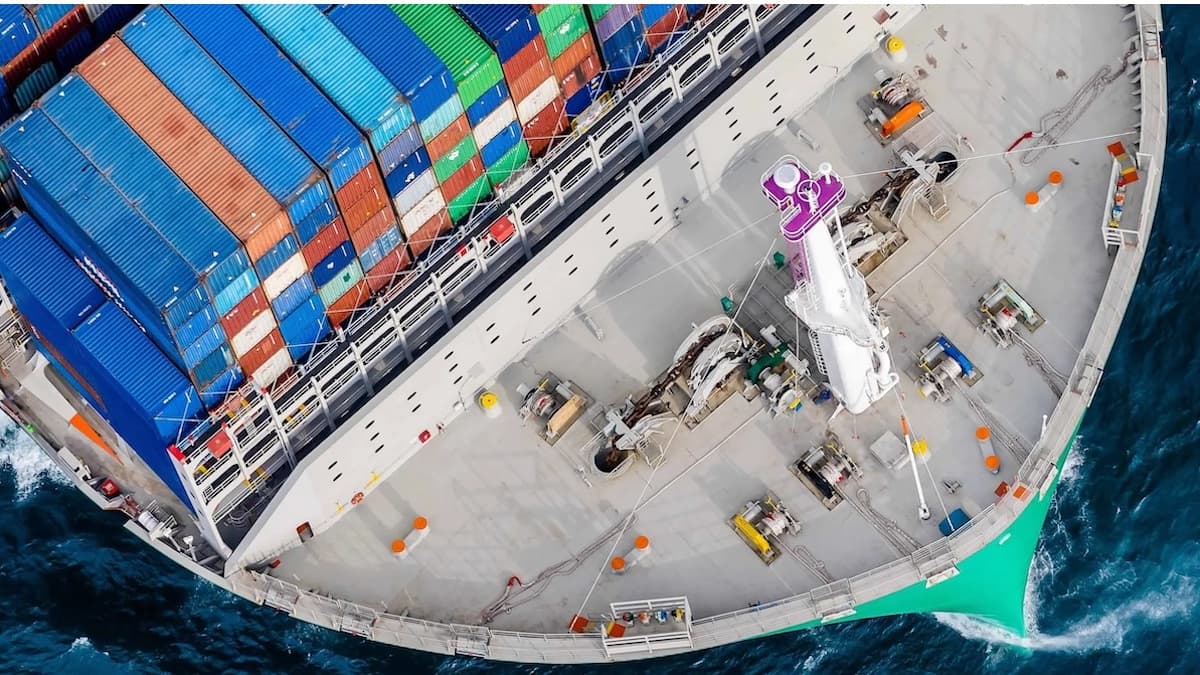 Peak indicator: $2,600 increase on one U.S. shipping service