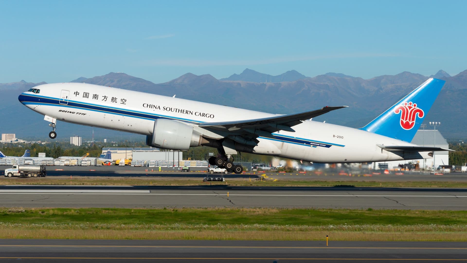 FedEx, China Southern Airlines to explore cargo cooperation