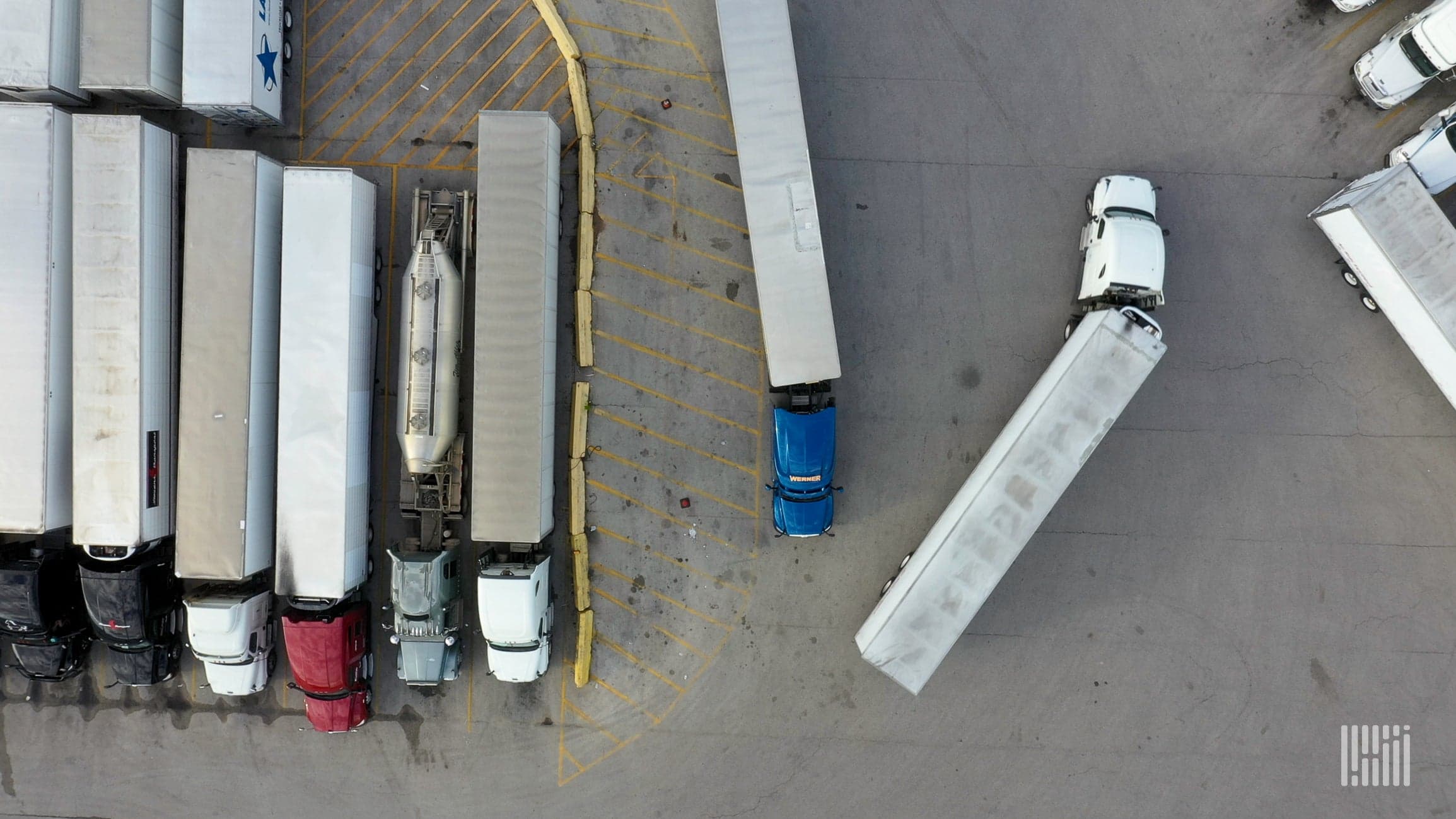 Trucking group asks federal court to strip New York, California of CDL authority