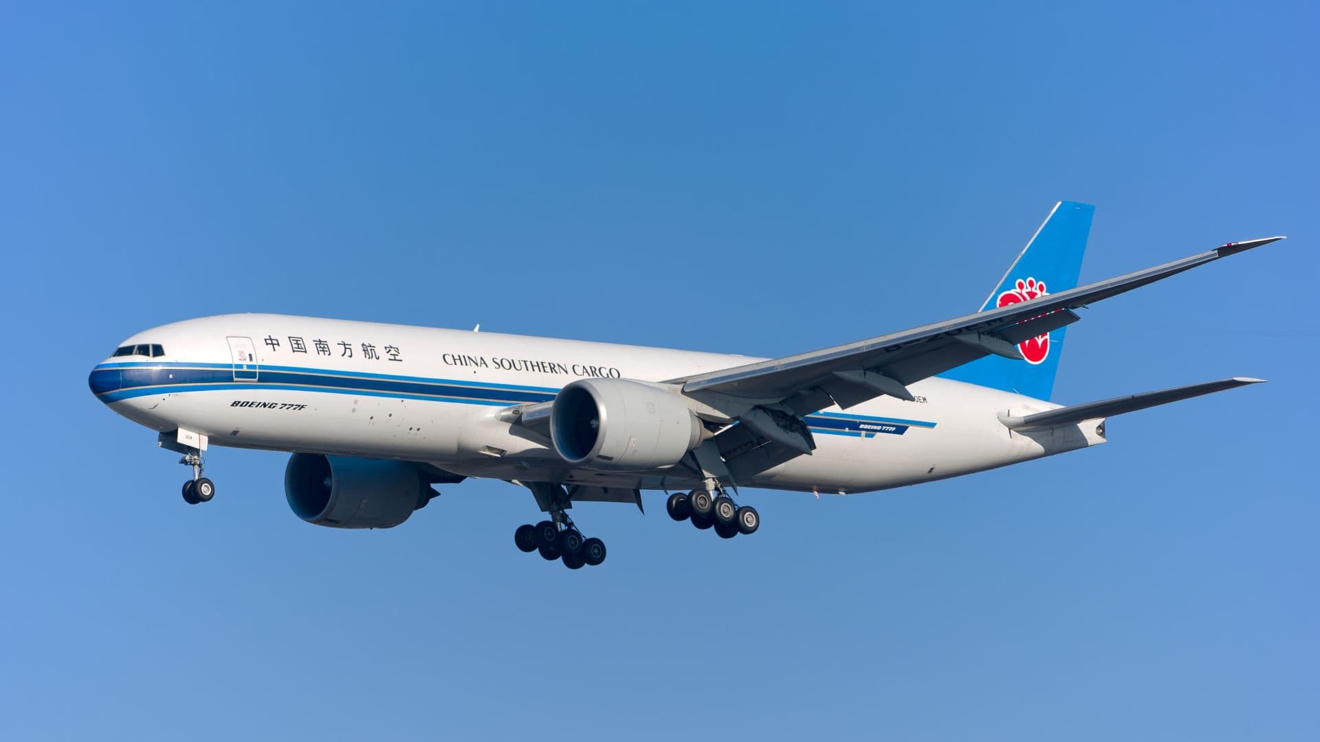 China Southern Airlines to lease Boeing 777-300 converted freighters