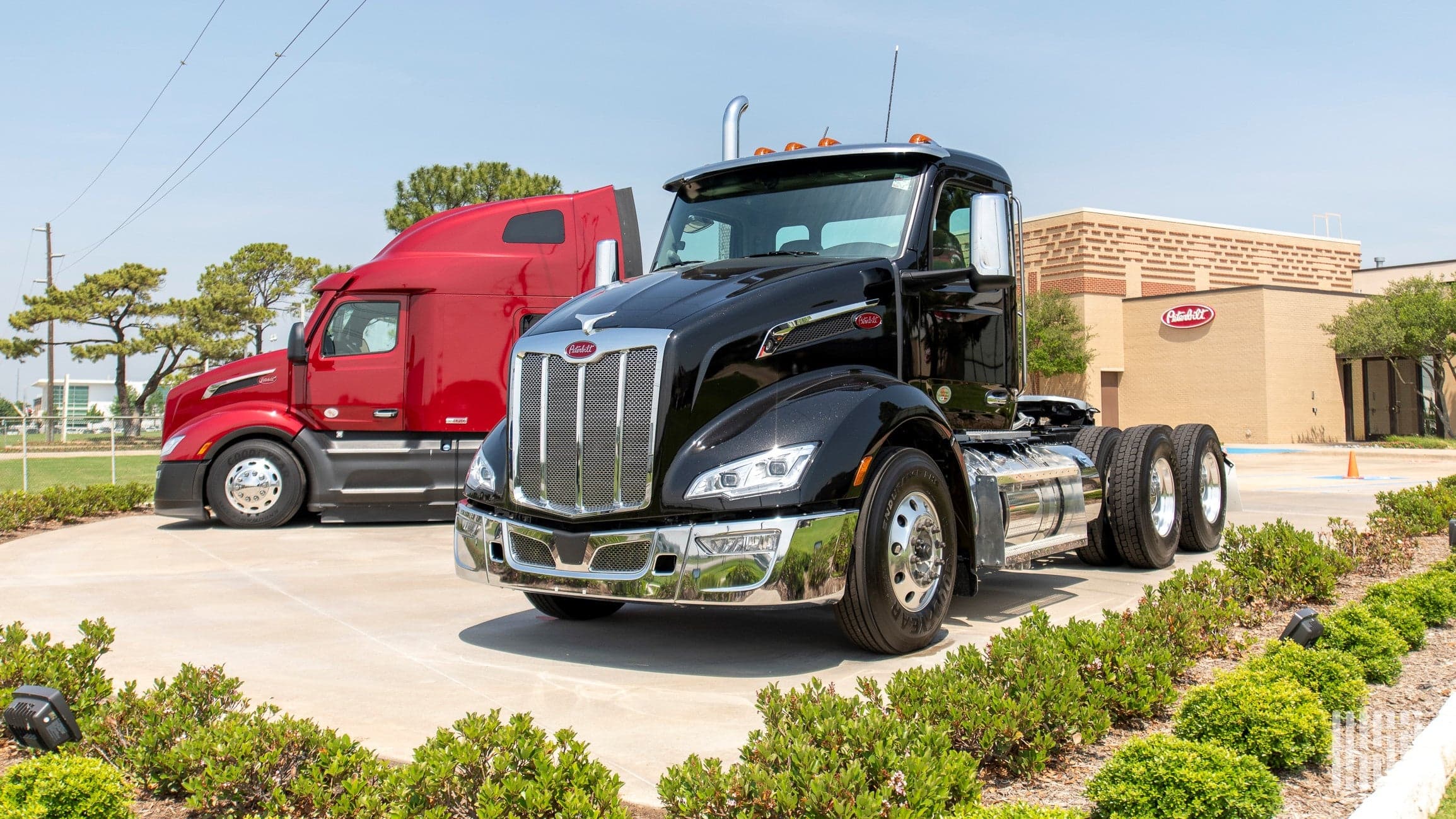 Class 8 truck orders soar 241% as fleets race to secure 2026 build slots