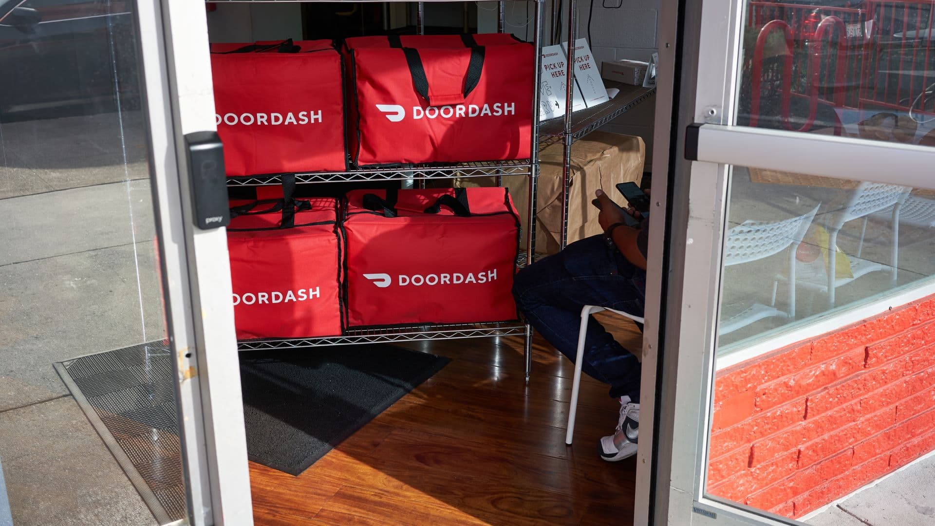 DoorDash teams with Shopify on delivery for small retailers