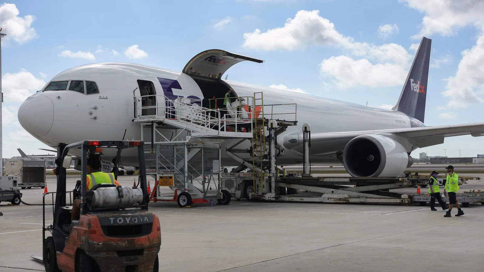 Air cargo spot rates surge 30% in April