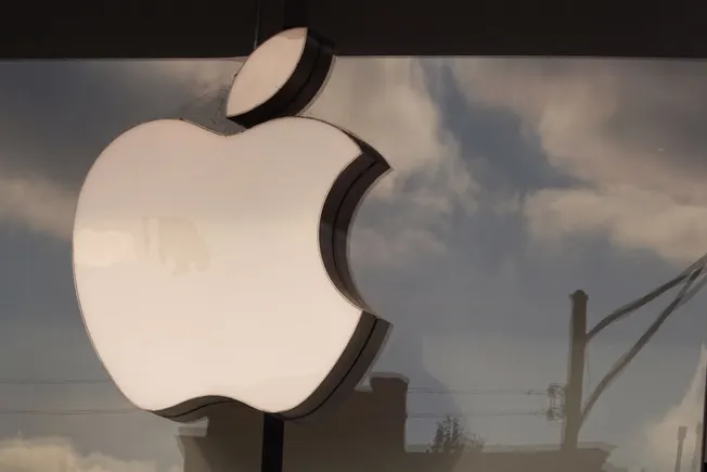 Apple warns memory prices, constraints to keep rising