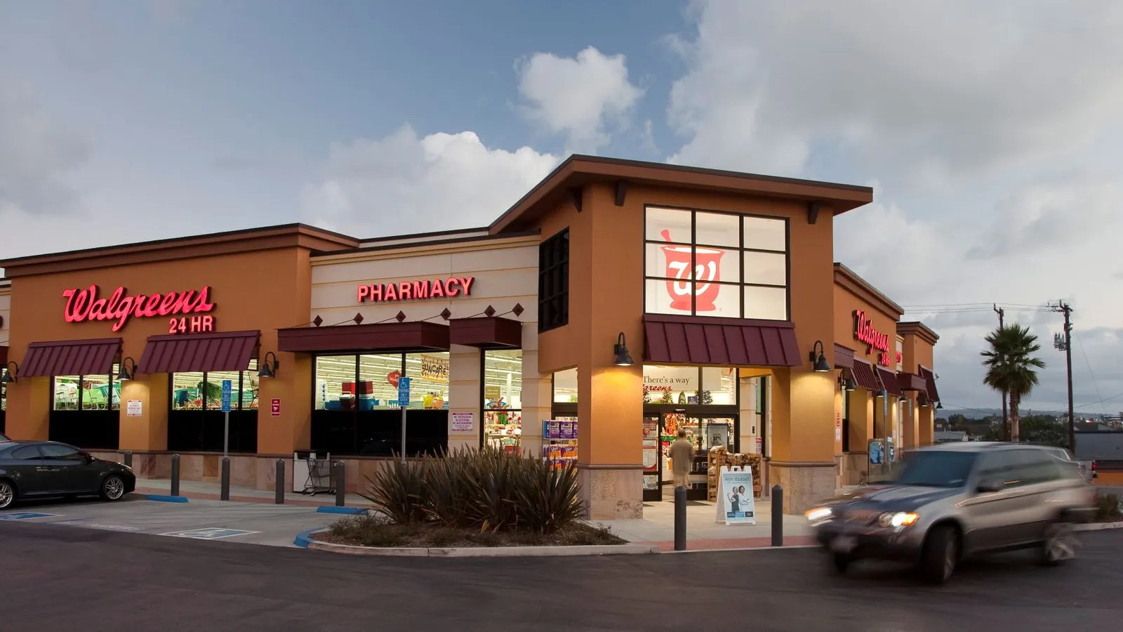 Walgreens opens Washington micro-fulfillment center