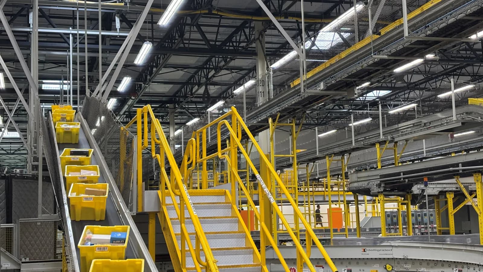 Behind the scenes of Amazon’s automated Washington warehouse