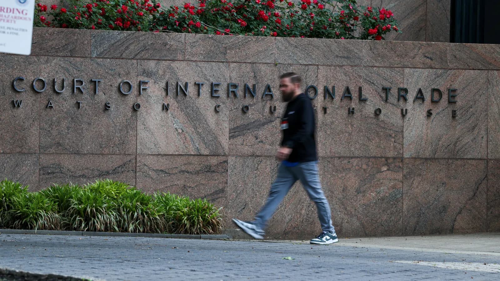Tariff refunds may soon cover more entries — but not without a fight