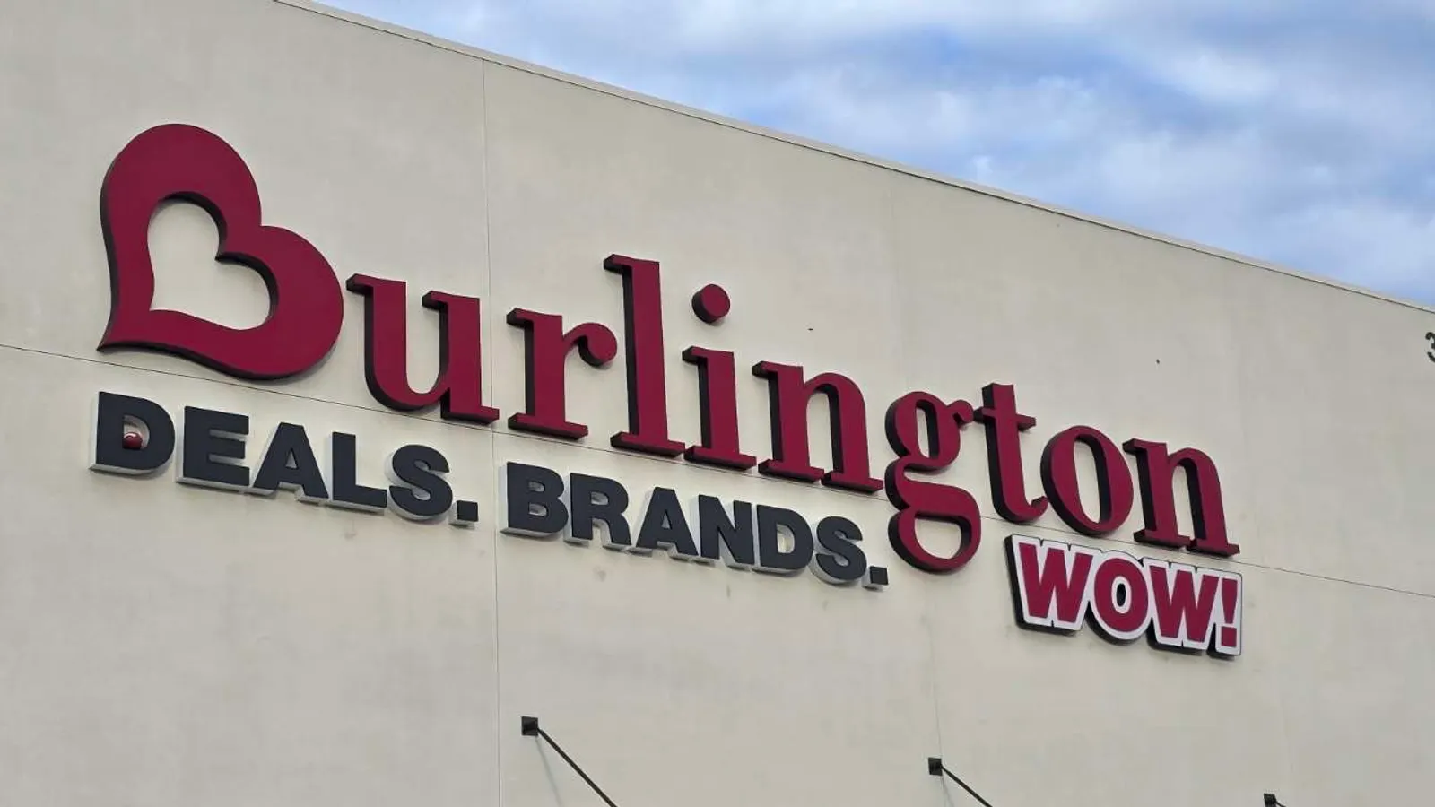 Burlington bets on ocean contracts to combat elevated freight costs