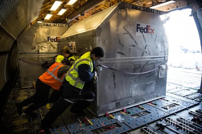 FedEx to send tariff refunds to customers starting in August