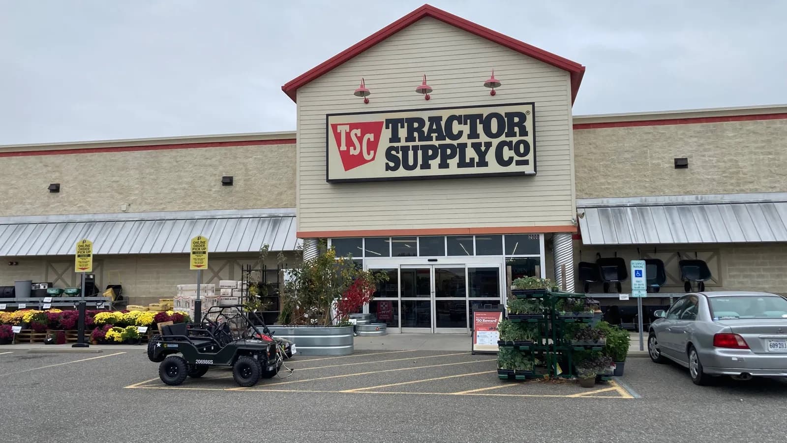 Tractor Supply taps AI to help scale last-mile delivery network