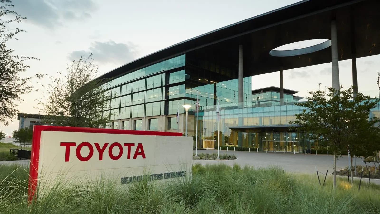 Toyota North America adjusts supply chain, manufacturing leadership