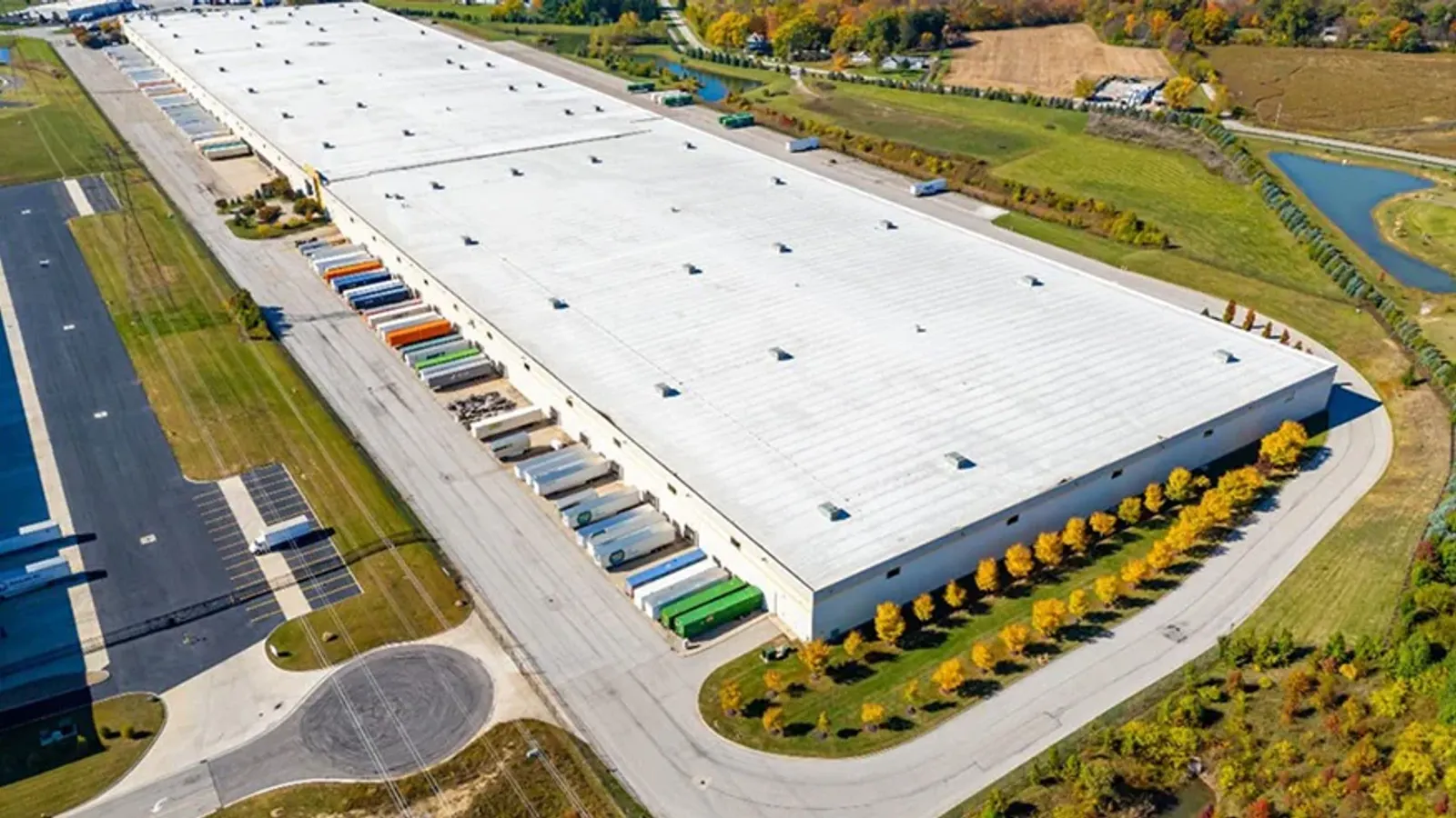 Levi Strauss to close Kentucky warehouse after yearlong delay