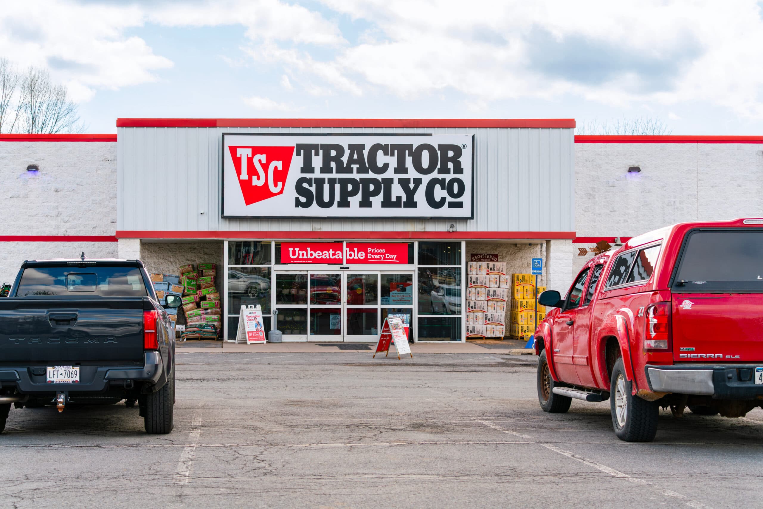 Tractor Supply expands pet offerings with VIP Petcare acquisition