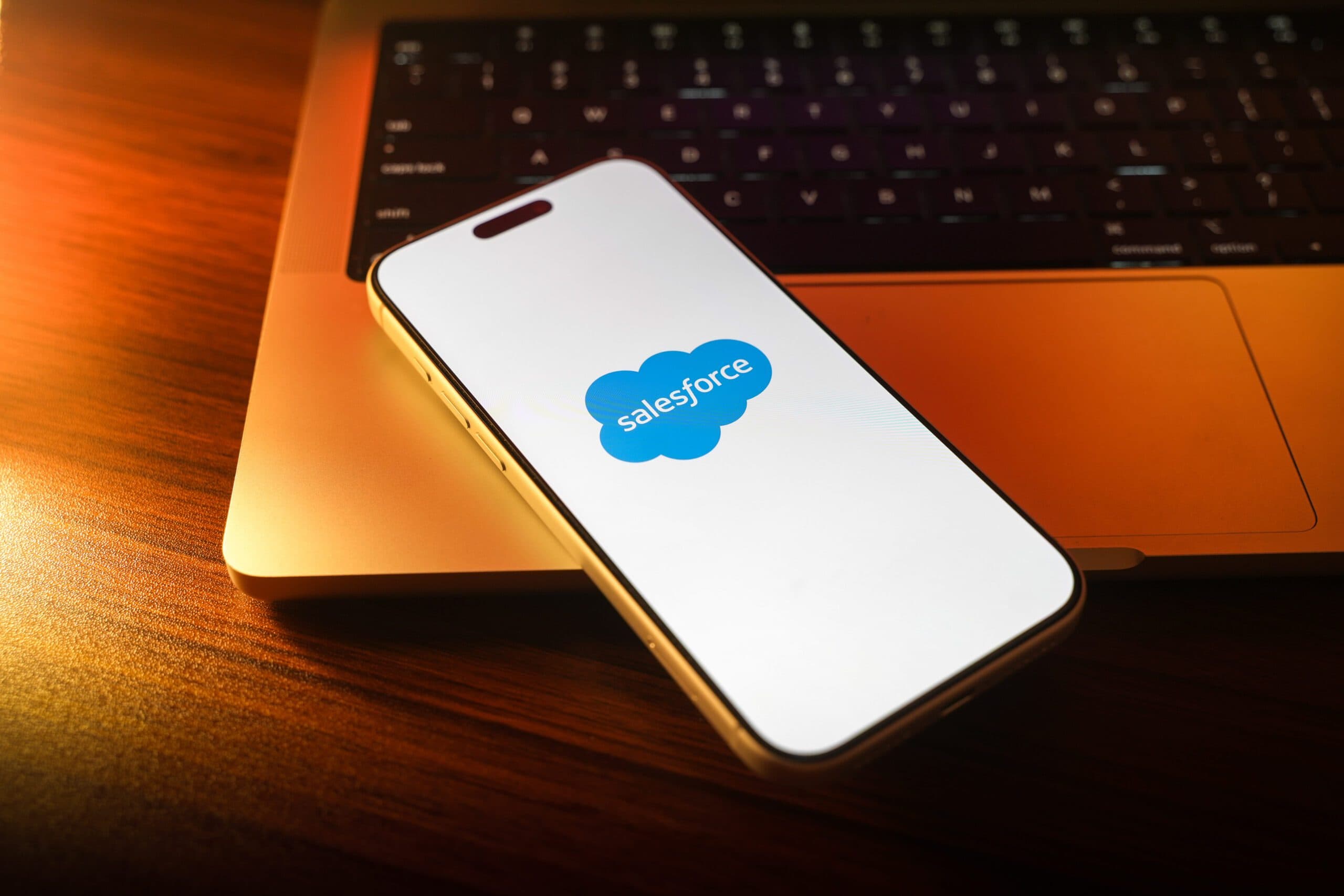 Salesforce releases AI agents among B2B ecommerce updates