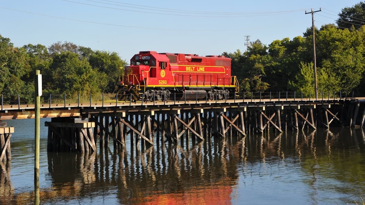Norfolk Southern awarded control of disputed eastern port rail line