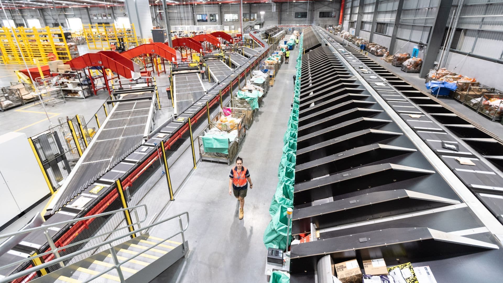 Australia Post inaugurates large air parcel hub at Brisbane Airport