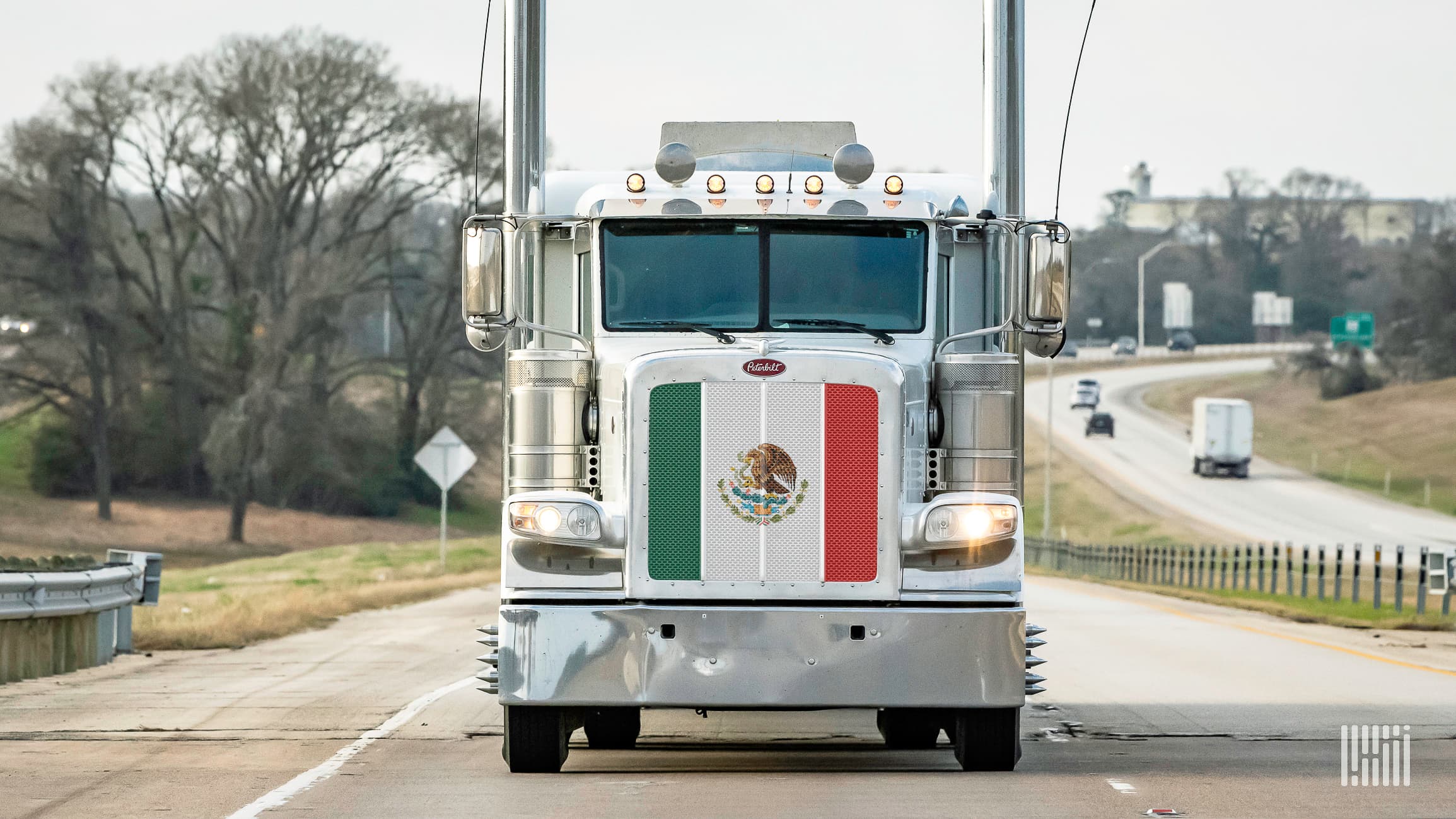 Borderlands Mexico: Thousands of Mexican truckers lose US visas over cabotage violations