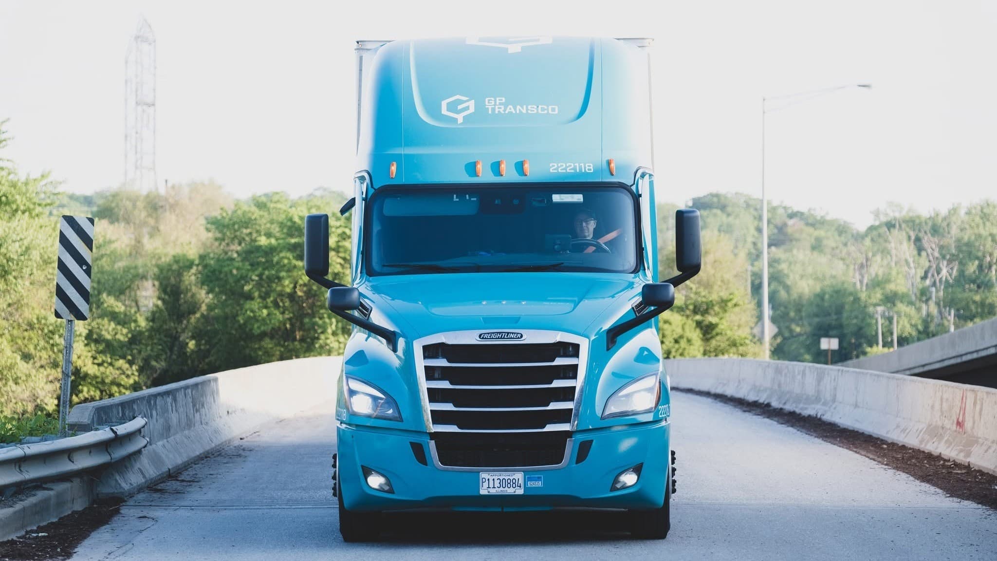 Truckload market’s upswing ushers in driver pay hikes