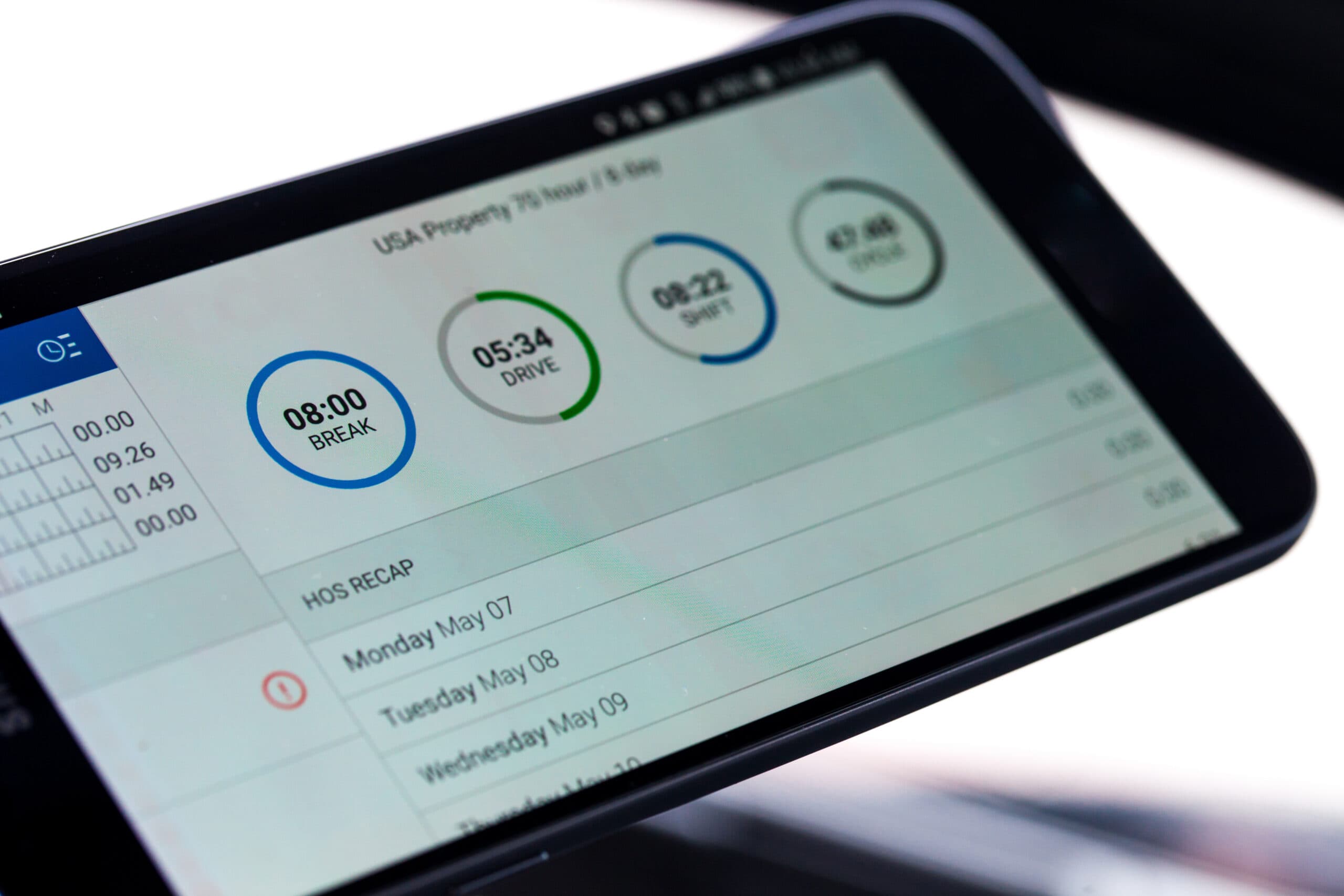 FMCSA drops rule requiring trucks maintain printed ELD manual
