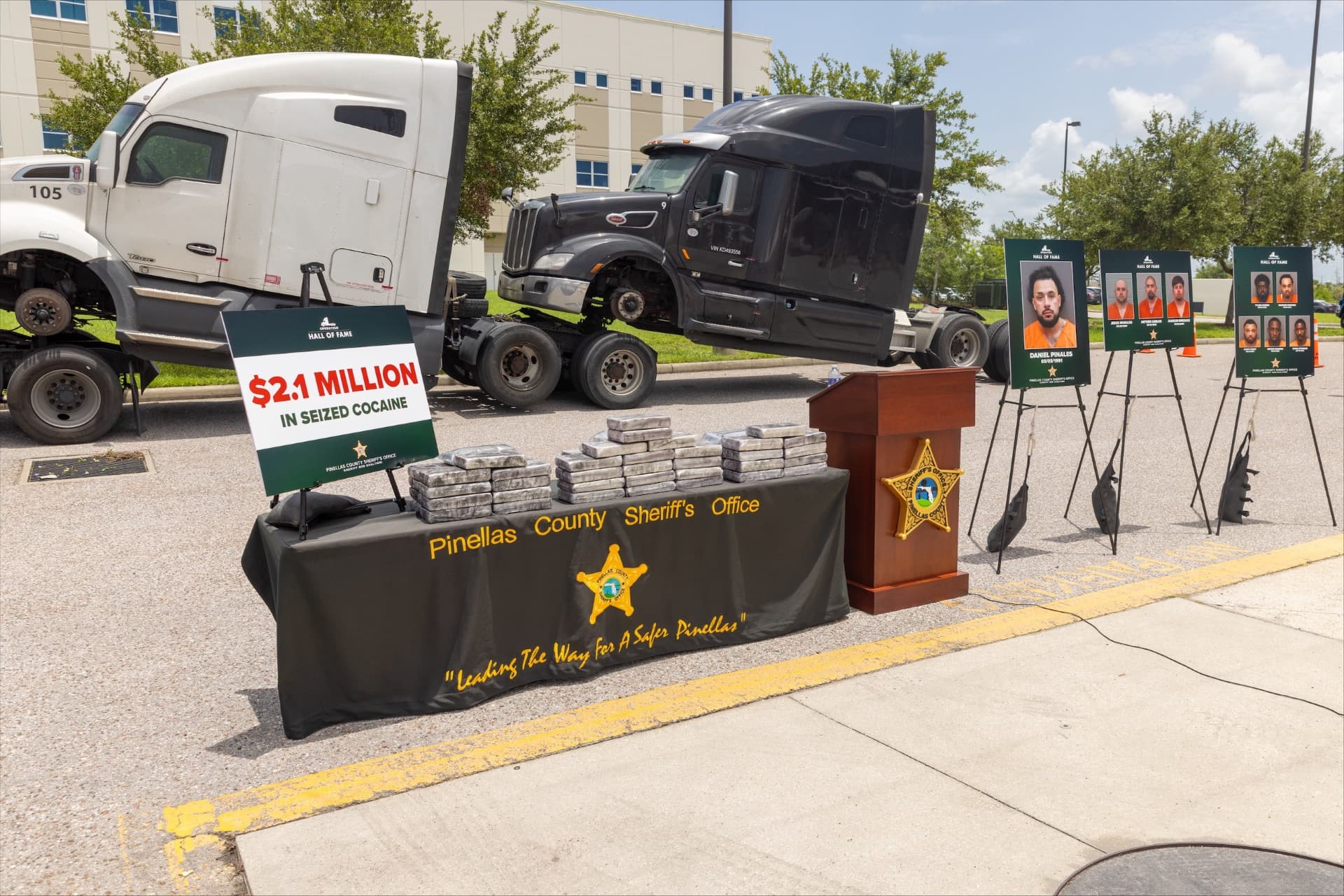 Truck tractors hauled 132 pounds of cocaine to Florida, sheriff says