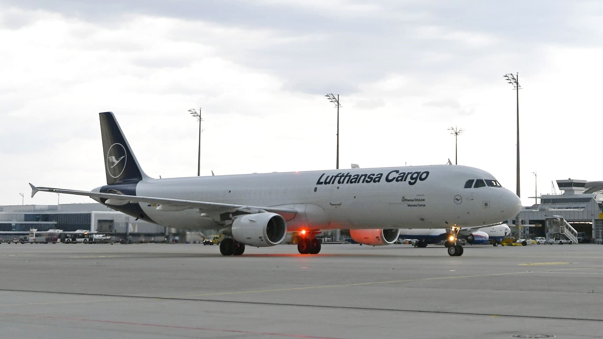 Is Lufthansa giving up on its Airbus A321 cargo fleet?